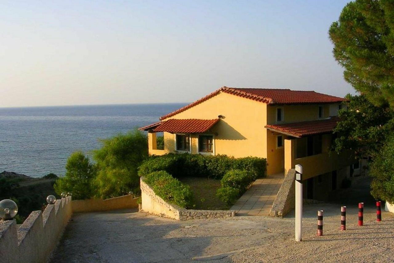 Celia Apartments Vasilikí Екстериор снимка